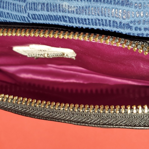 Henri Bendel No 7 Quilted Mini Lambskin Leather Wristlet Gold Hardware - Picture 13 of 14